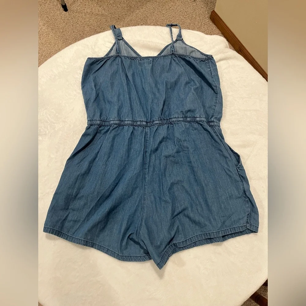 Romper Old Navy Blue Chambray Sleeveless Romper | Button Front | Size M - Picture 2 of 8